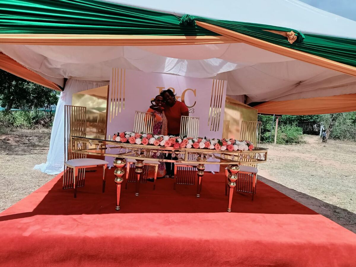Red Gold Table